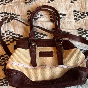 Stunning Isabella Fiore NWOT Brown and Cream Leather Raffia Hobo Bag